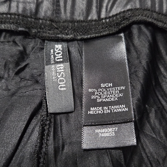 NEW Faux Leather Leggings - Picture 5 of 12